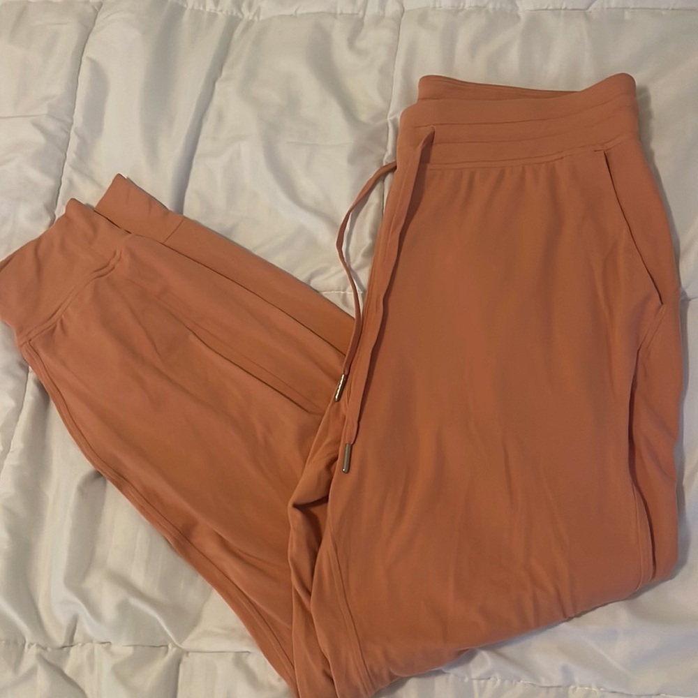 Lululemon joggers